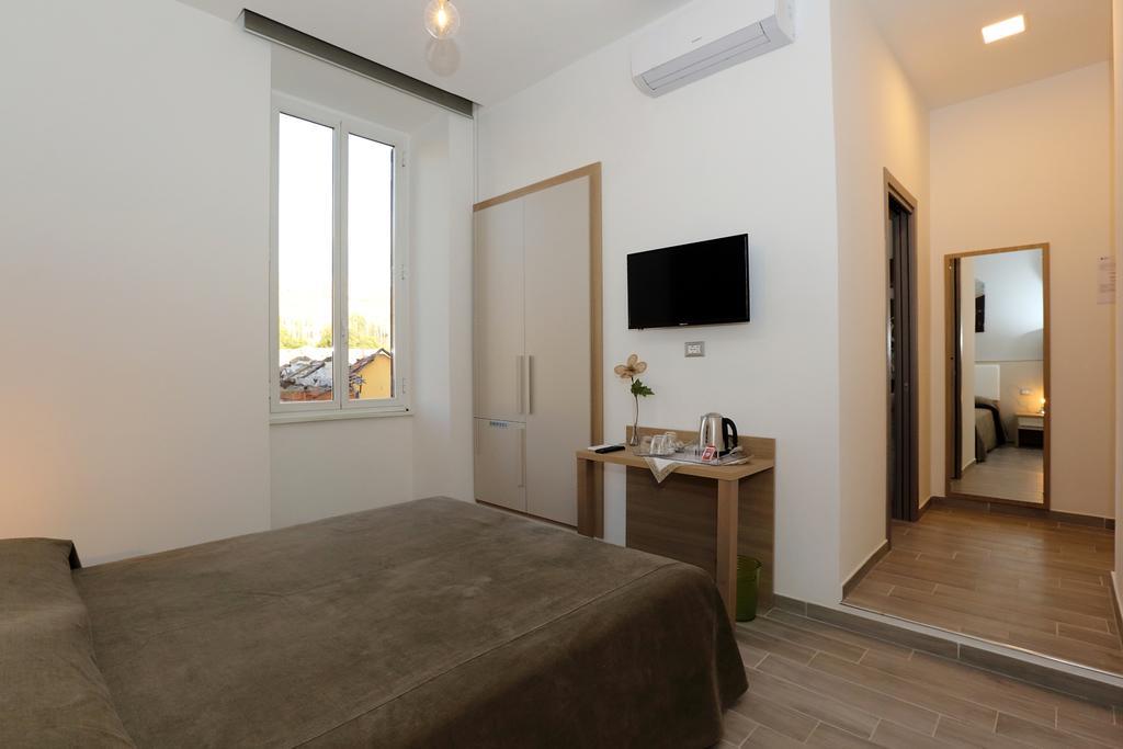 Отель Casa Martinez Roma Экстерьер фото