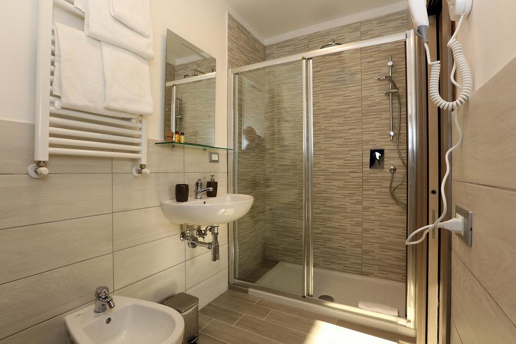 Отель Casa Martinez Roma Экстерьер фото