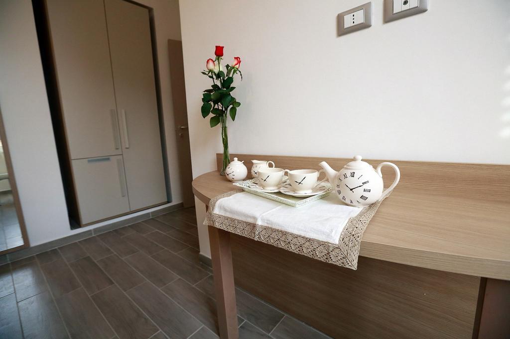 Отель Casa Martinez Roma Экстерьер фото