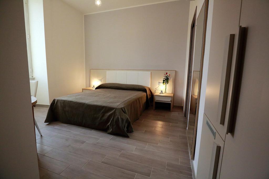 Отель Casa Martinez Roma Экстерьер фото