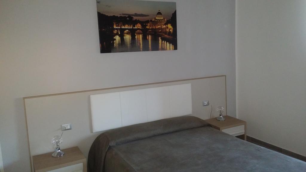 Отель Casa Martinez Roma Экстерьер фото