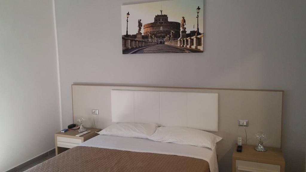Отель Casa Martinez Roma Экстерьер фото