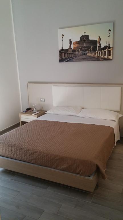 Отель Casa Martinez Roma Экстерьер фото